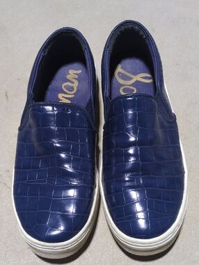 Sam Edelman Slip-On Women's Sneakers in Navy Croc-Embossed Leather Size 7.5